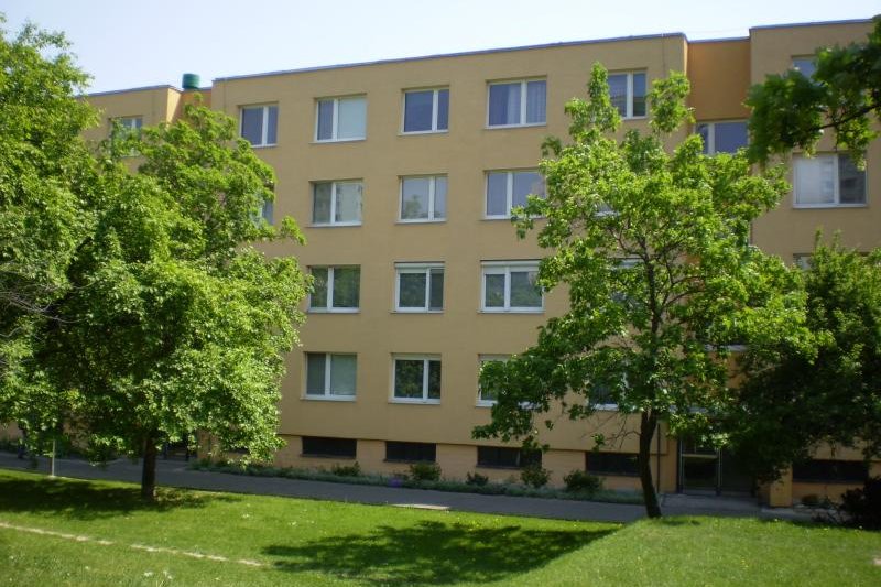 Ponúkam prenájom, 2 izbový byt, Kubačova ul., Rača